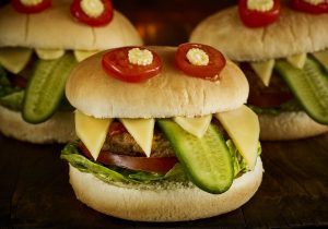 Rezeptidee zu Halloween - Vegetarischer Monster-Burger mit Quorn Burger