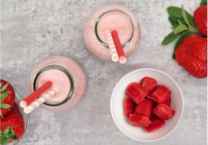 Erdbeer-Smoothie mit püretto Erdbeerpüree