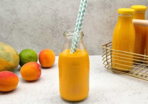 Aprikosen-Mango-Smoothie mit püretto Aprikosenpüree und püretto Mangopüree