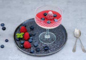 Rezept Panna cotta mit Himbeerspiegel mit püretto Himbeerpüree
