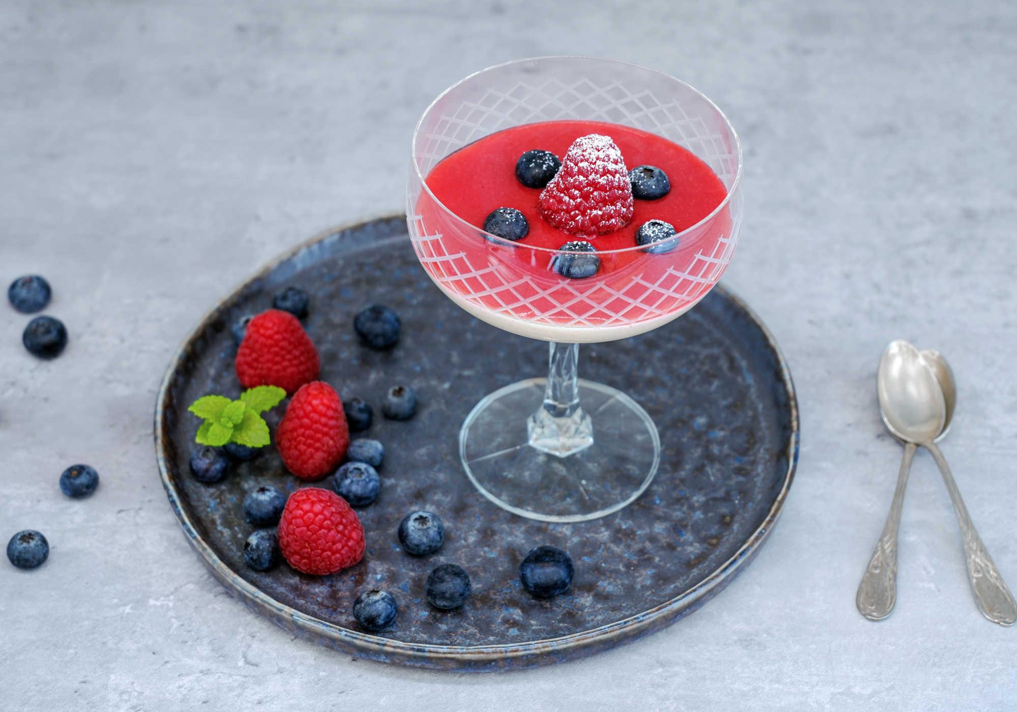 Panna cotta mit Himbeerspiegel - BestCon Food
