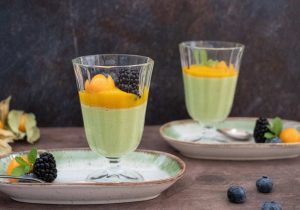Rezeptidee Erbsen-Panna cotta mit Mango und Früchten