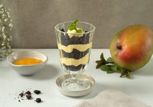 Rezeptidee Mango-Creme mit Schoko-Crumble