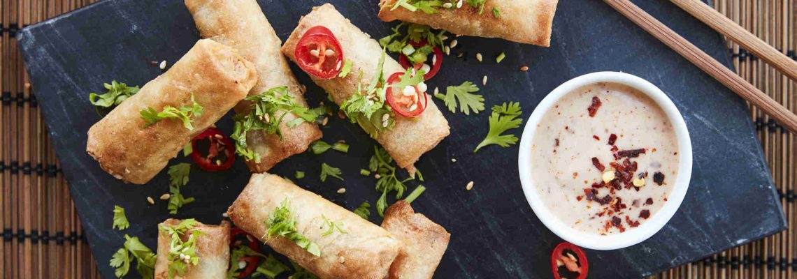 Rezeptidee Mini-Frühlingsrollen Rind mit Chili-Mayo Rezept DALOON Mini-Frühlingsrollen Rind mit Chili-Mayo